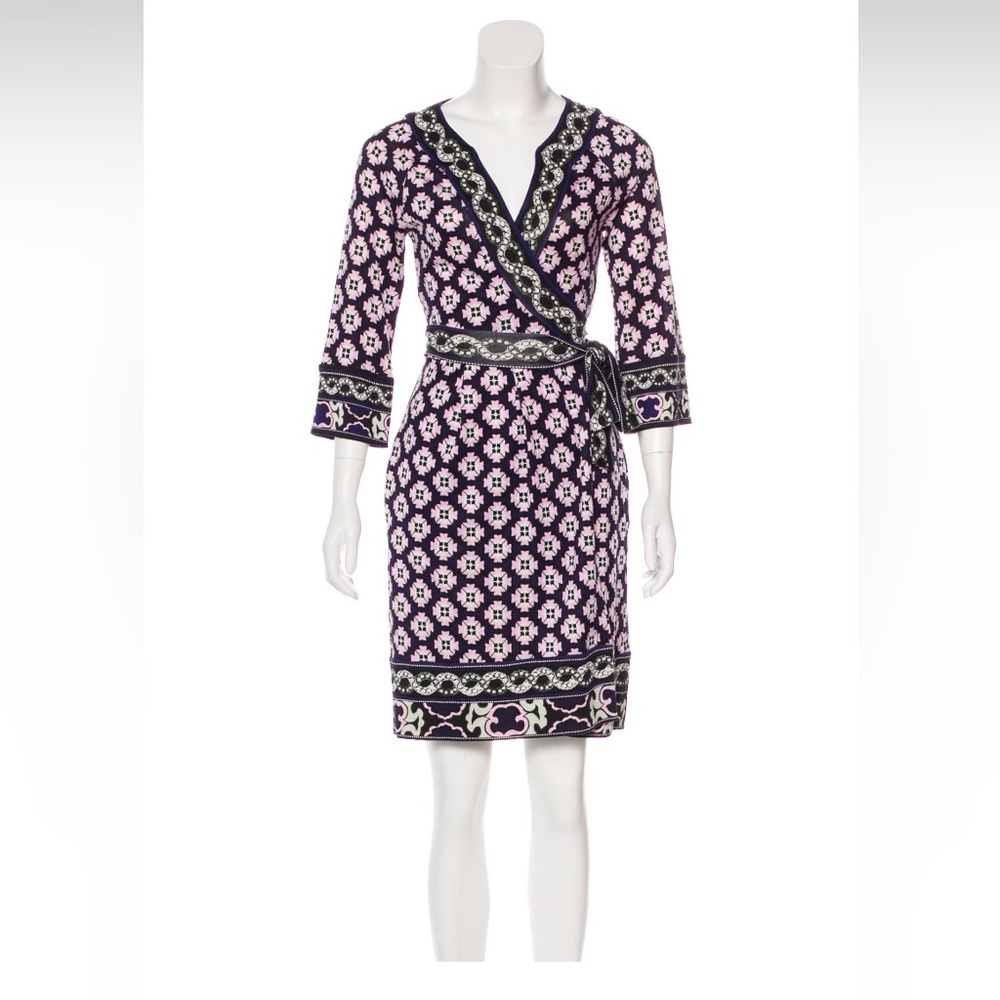 DVF silk wrap dress 🎀🖤💃